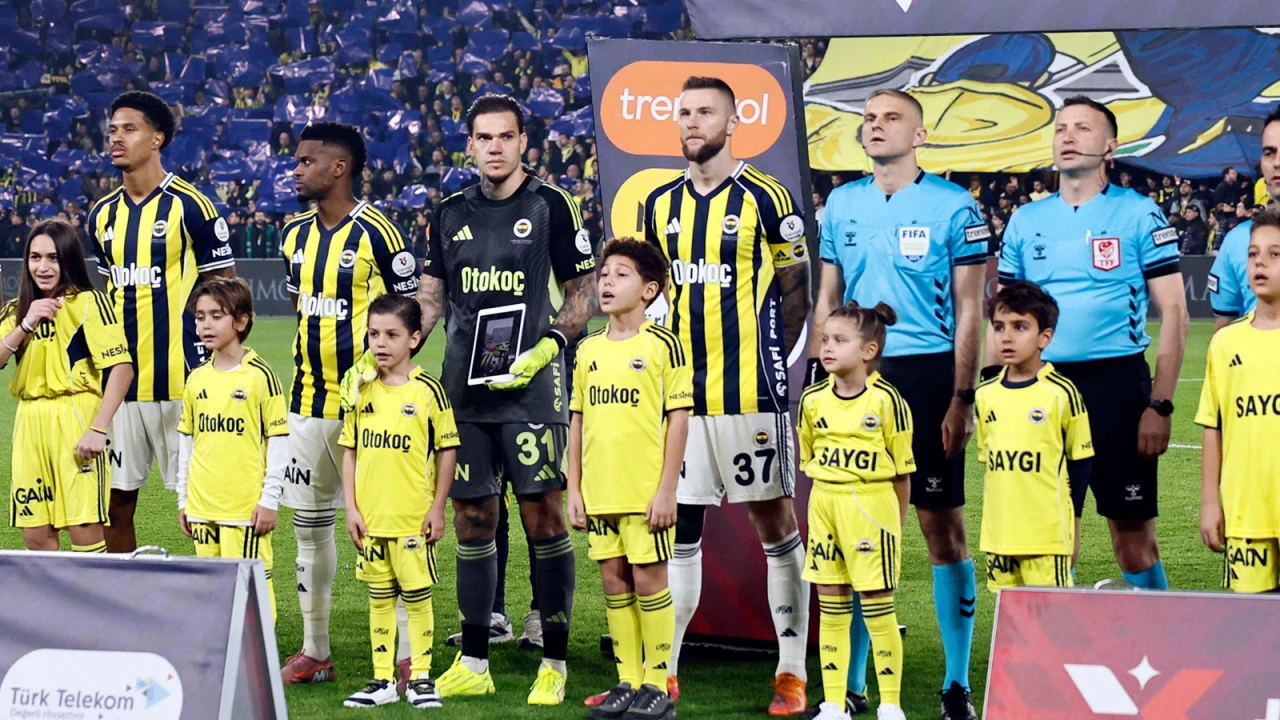 Başakşehir ve Fenerbahçe'nin muhtemel 11'leri açıklandı, işte detaylar!