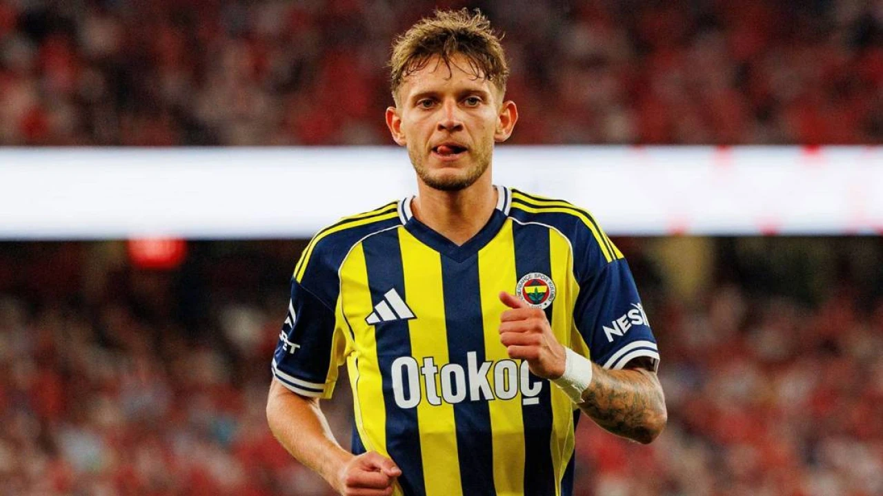 Fenerbahçe'de Szymanski'nin Durumu Belirsiz: Eğer Takımdan Ayrılmazsa Liste Dışı Kalacak!