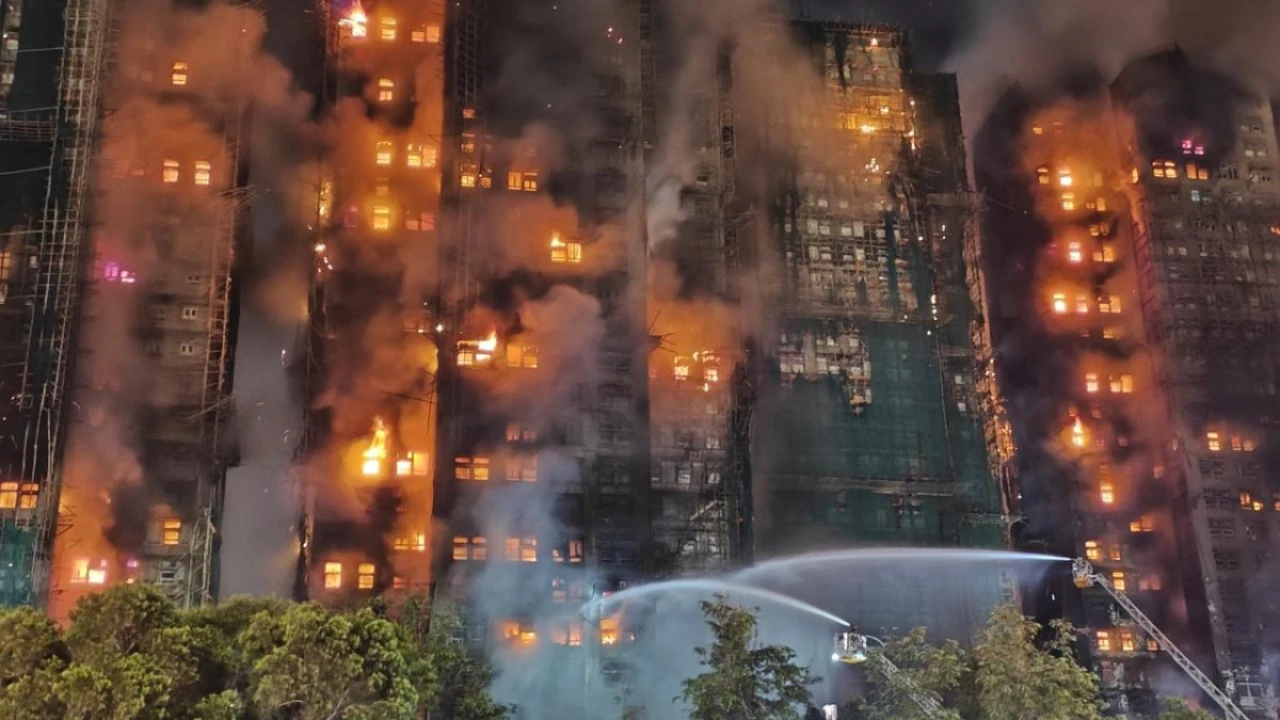 Hong Kong'da Wang Fuk Court Yangını: 159 Ölüm ve Güvenlik İhlalleri Ortaya Çıktı, Tarihin En Ağır Felaketi