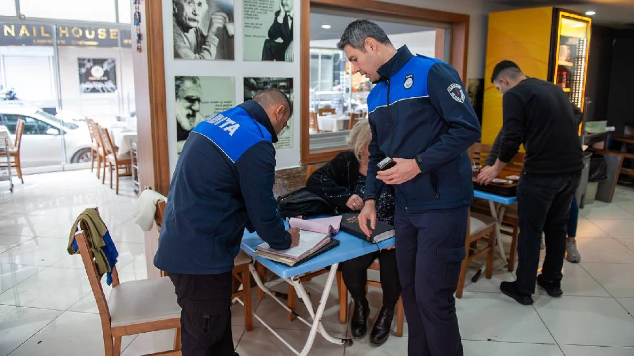 Karşıyaka Zabıtası’ndan işgal denetimi