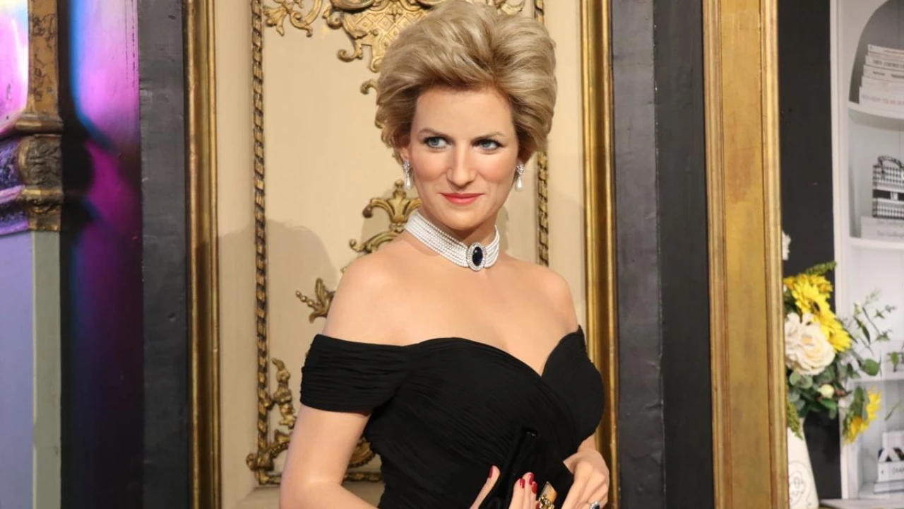 Prenses Diana'nın 'intikam elbisesi' Grevin Müzesi'nde sergilendi