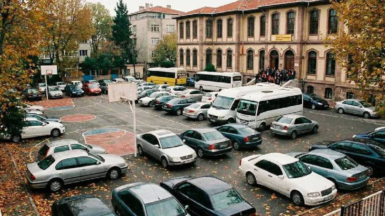İstanbul'da 19 okul bahçesi otopark olarak kullanılacak!