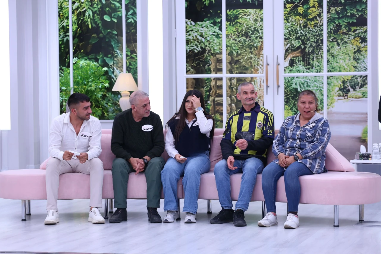 DÜNE KADAR KİMSESİZDİ, ESRA EROL’DA AİLESİYLE KAVUŞTU