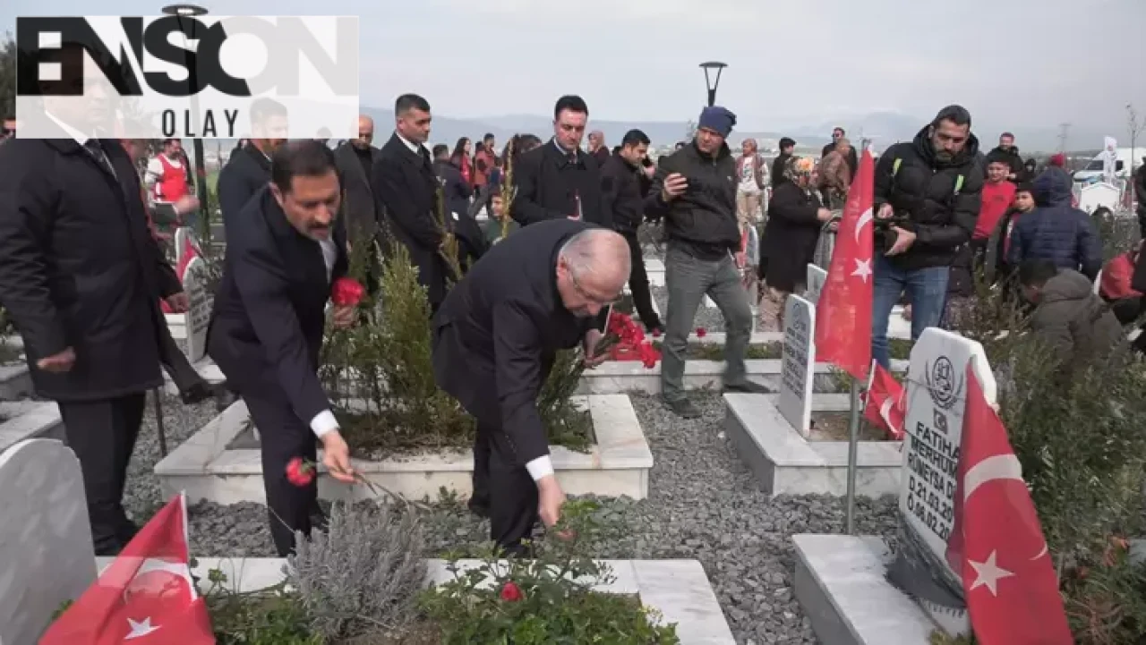 Depremin 2'nci yıl dönümünde Hatay'da mezarlıklarda yoğunluk