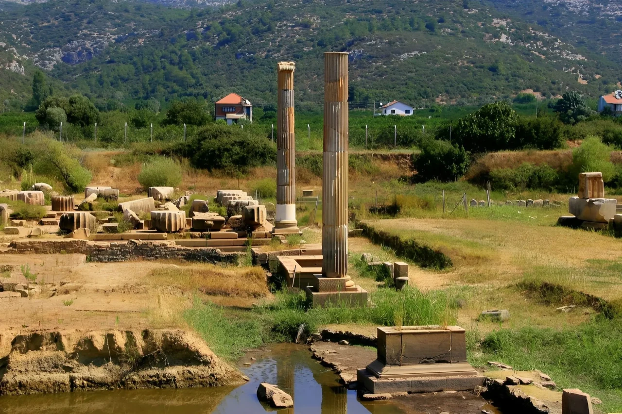 Klaros Antik Kenti: Menderes’in Tarihi Sırları Ortaya Çıkıyor