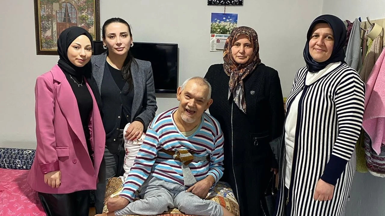 AK Parti Ankara Kadın Kolları Başkanı ve MKYK üyesinden Beypazarı ziyareti