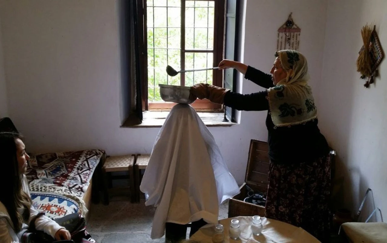 Kurşun Döktürmek Günah Mı? Diyanet’e Göre Haram Mı, Caiz Mi?