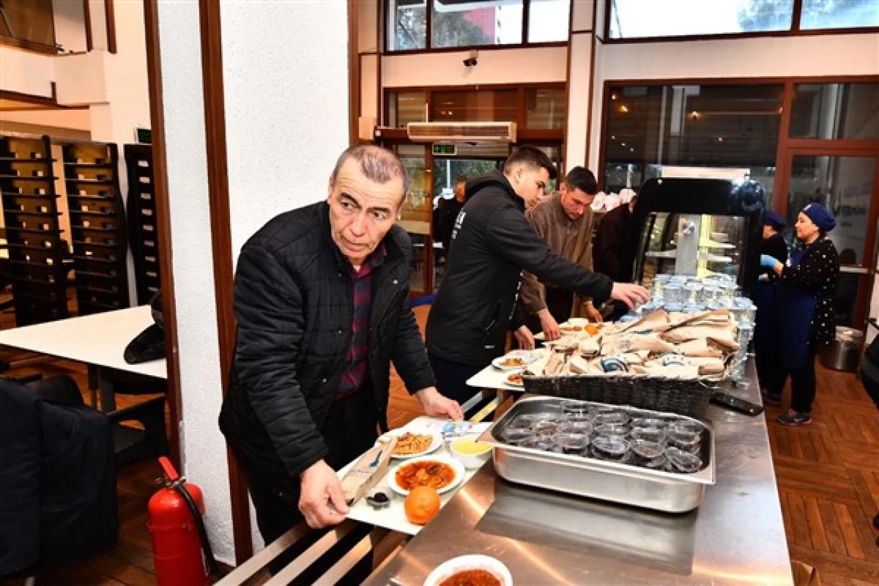 Kent Lokantaları’nda iftar yemekleri ücretsiz dağıtılıyor