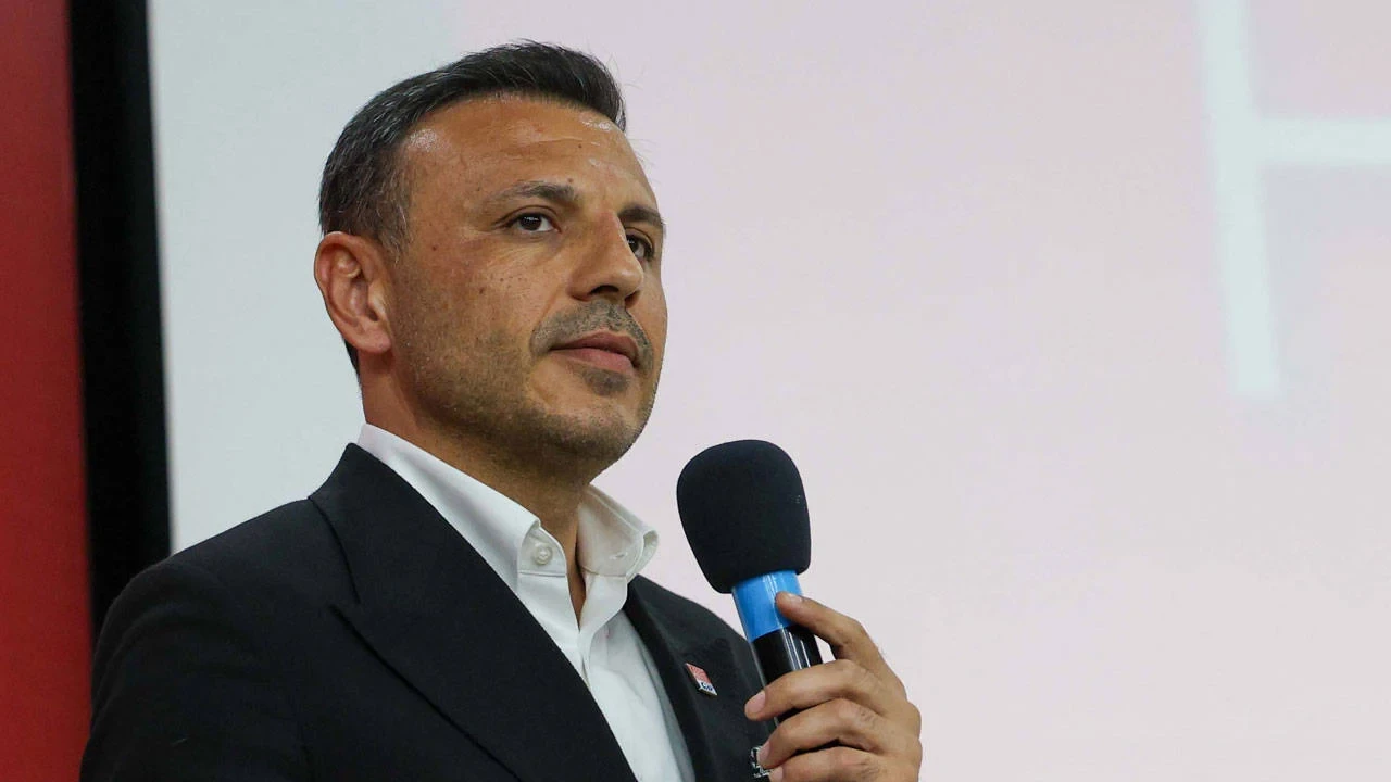 CHP, depremin ardından İstanbul'daki Ulusal Egemenlik Yürüyüşü'nü iptal etti