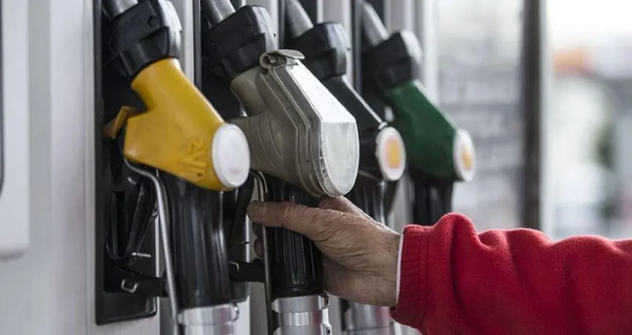 Akaryakıta dev indirim sinyali: Brent petrol son 4 yılın en düşük seviyesinde