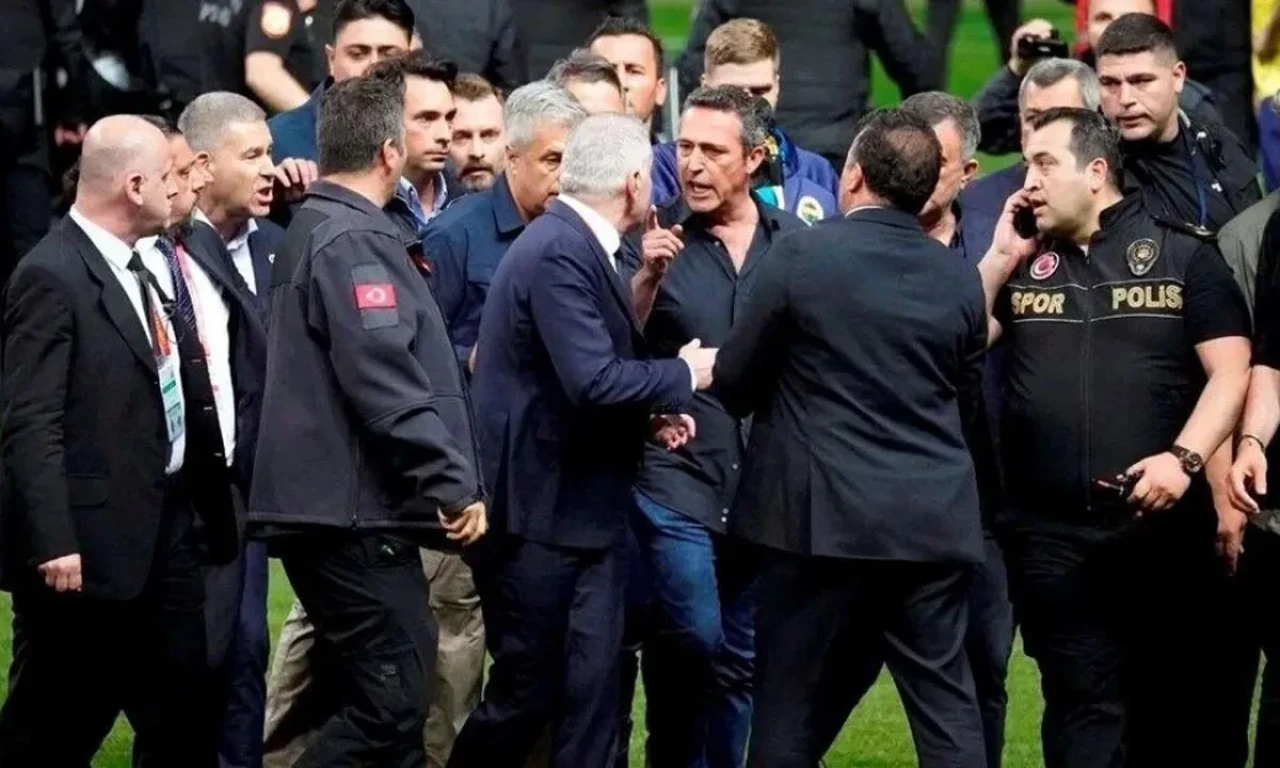 Derbi maçının ardından yaşanan gerilim mahkemede çözümlendi: Söylenemeyecek küfürler edildi! Kim bu küfürleri engelledi?