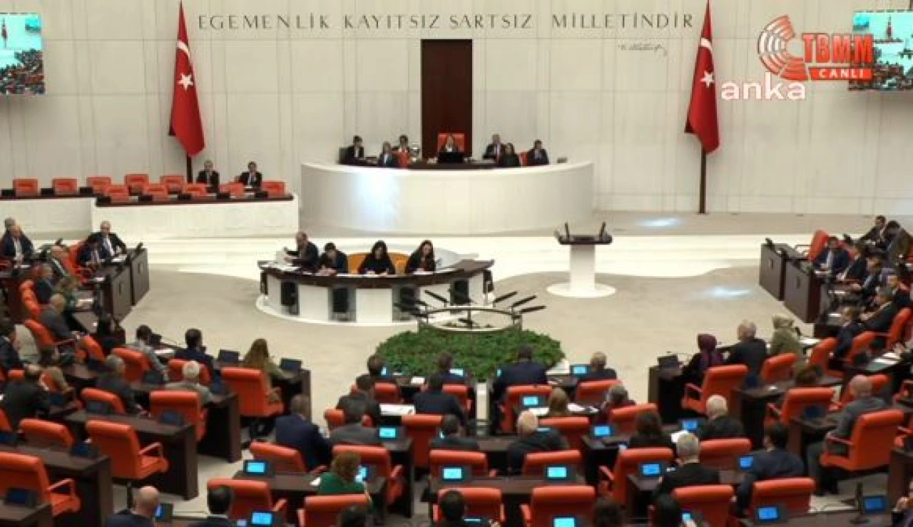 TBMM Genel Kurulu, partilerin ortak kararıyla Sırrı Süreyya Önder’in rahatsızlığı nedeniyle bugün ve yarın çalışmama kararı aldı