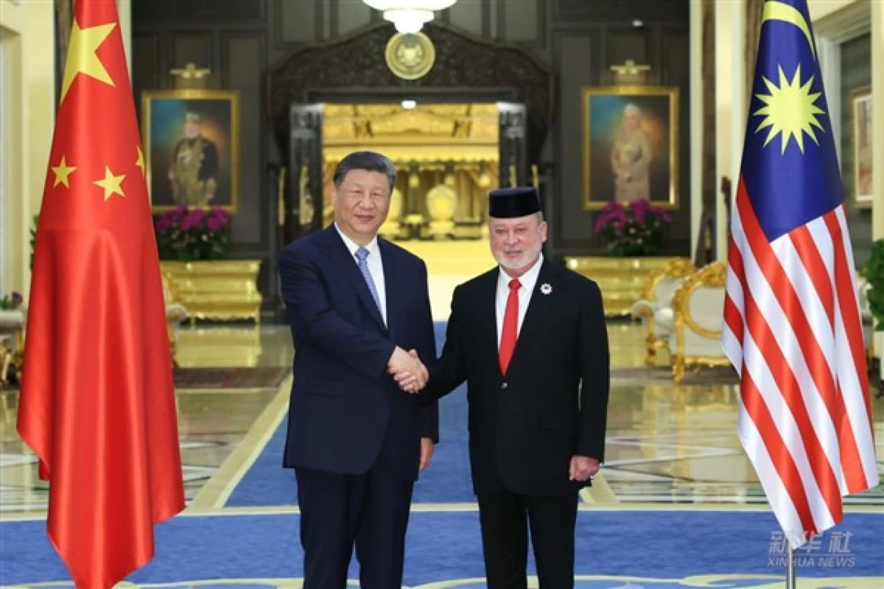 Xi, Malezya Kralı İbrahim İskender’le görüştü