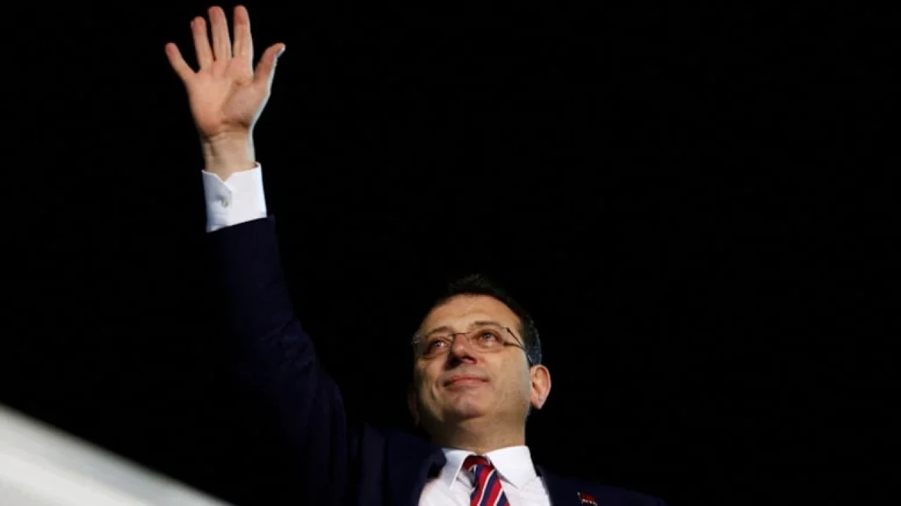 İmamoğlu'ndan gençlere: Korku duvarlarını ilk siz aştınız, tarihi siz yazacaksınız!