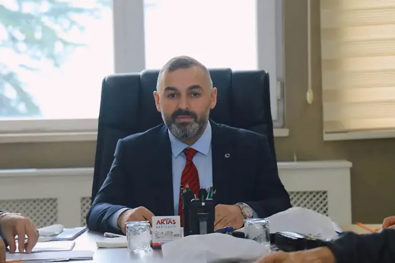Trabzon Belediye Meclisi'nde AK Partili 3 üye istifa etti, kriz büyüyor!