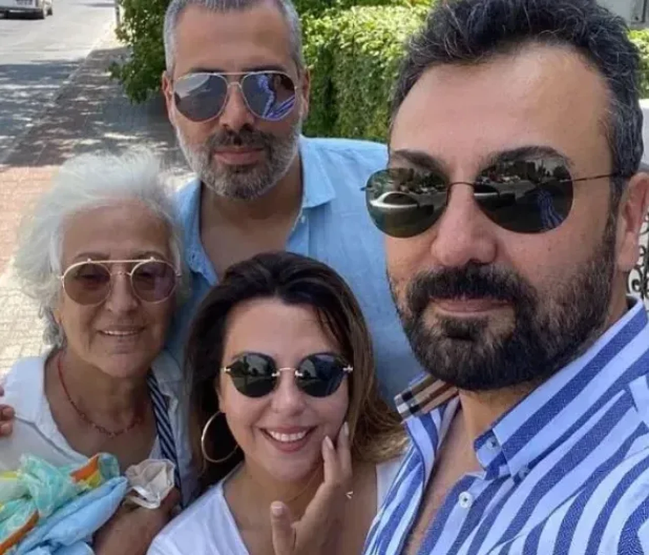 Aslı Hünel ve Saruhan Hünel'in Anneleri Şükran Hünel Yoğun Bakımda!