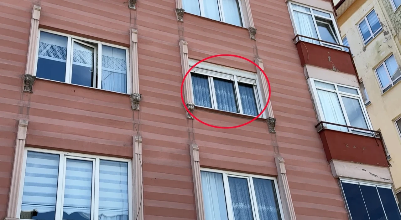 Vicdansız anne 37 günlük bebeğini camdan attı!