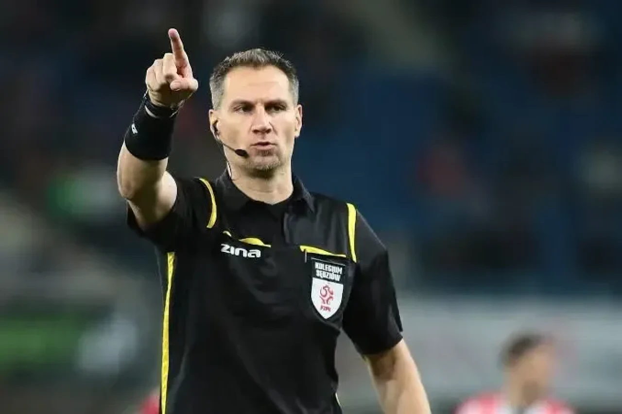 Beşiktaş - Başakşehir Maçının Hakemi Tomasz Kwiatkowski Kimdir? Tomasz Kwiatkowski Kaç Yaşında?