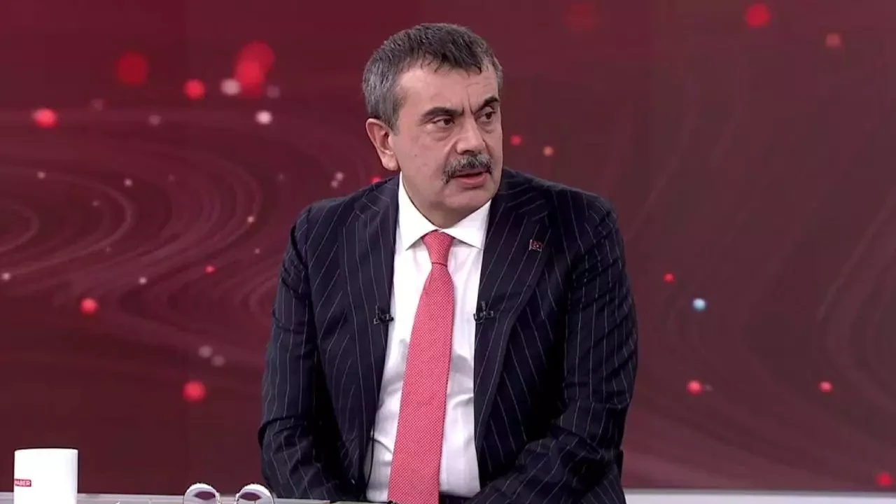 Yaz tatili öne mi çekiliyor? Zorunlu eğitim kısalıyor mu? Bakan Tekin'den açıklama