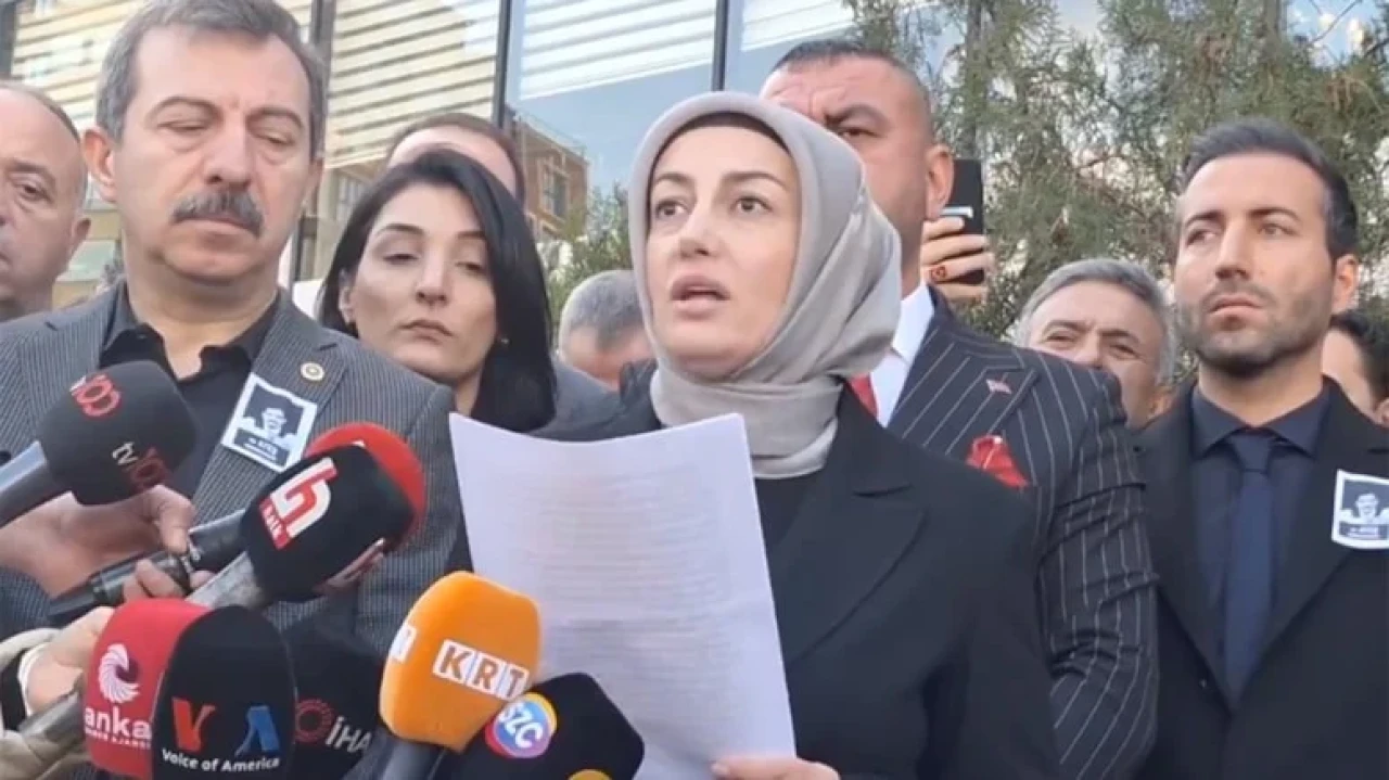 Ayşe Ateş, MHP Lideri Bahçeli'nin Tartışmalı Anlarına Tepki Gösterdi!