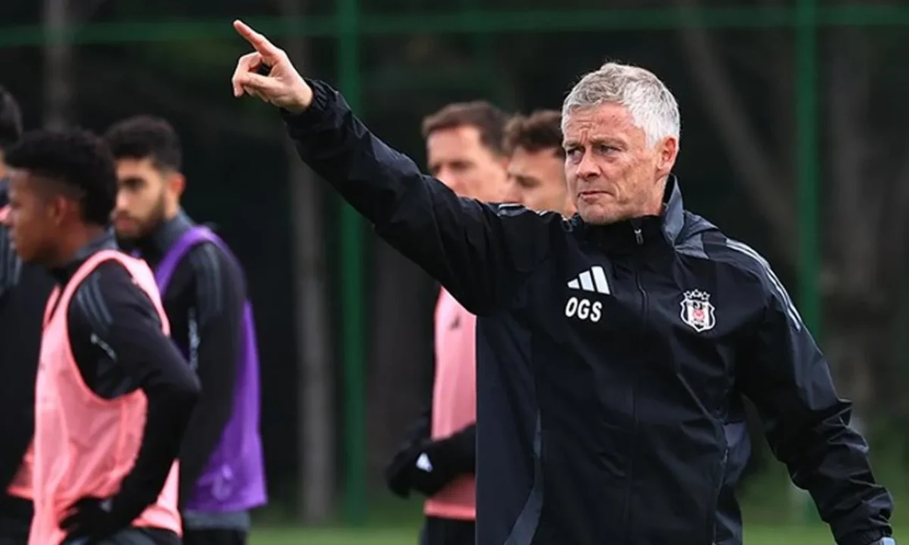 Beşiktaş'a derbi öncesi kritik geri dönüş: Yıldız isim kadroda!