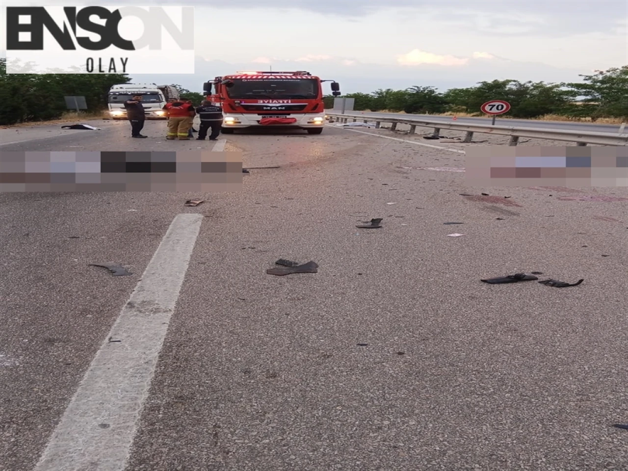 Susurluk'ta TIR'a Çarpan Otomobil Kazasında 4 Kişi Hayatını Kaybetti