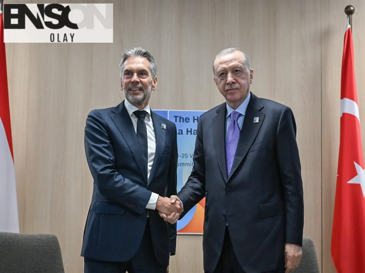 "Erdoğan, Hollanda Başbakanı Schoof ile NATO Zirvesi'nde İkili Görüşmeler Yaptı"