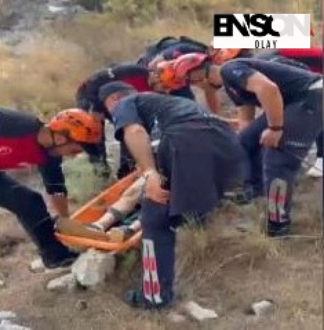 Alanya'da Yamaç Paraşütü Kazası: Pilot Ormanlık Alana Düştü, Kurtarıldı ve Yaralandı