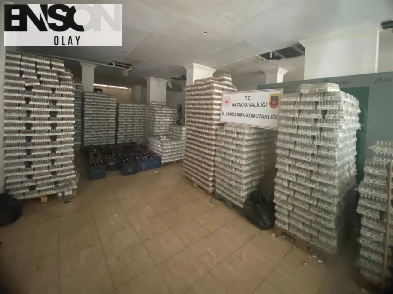 Alanya'da Jandarmanın Düzenlediği Operasyonda 10 Bin Litre Kaçak Alkol Ele Geçirildi