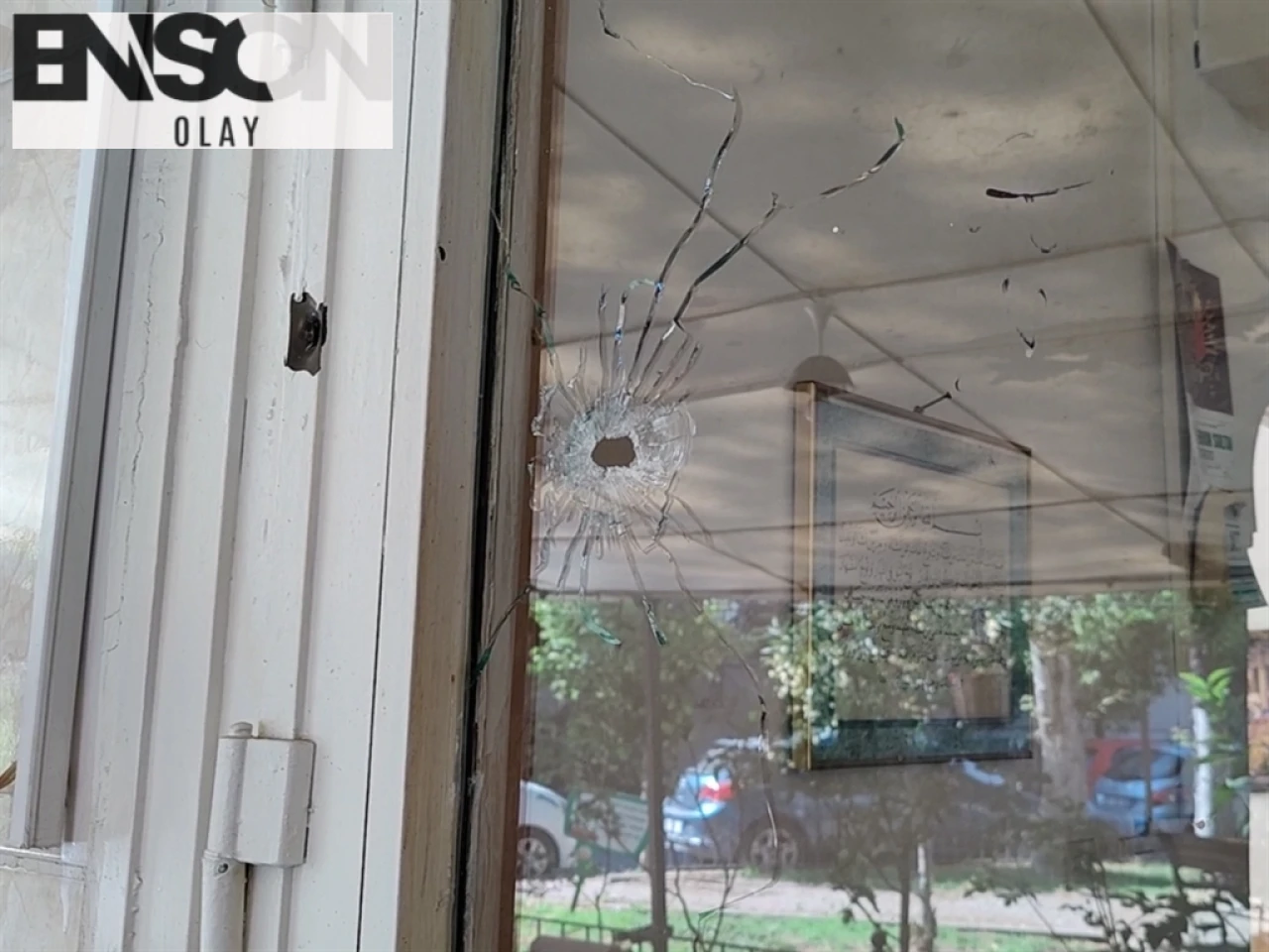FATİH'te Motosikletli Saldırganlar 2 Ev ve 4 İş Yerine Ateş Açtı! - Polis Şüphelileri Yakalamak İçin Çalışıyor.