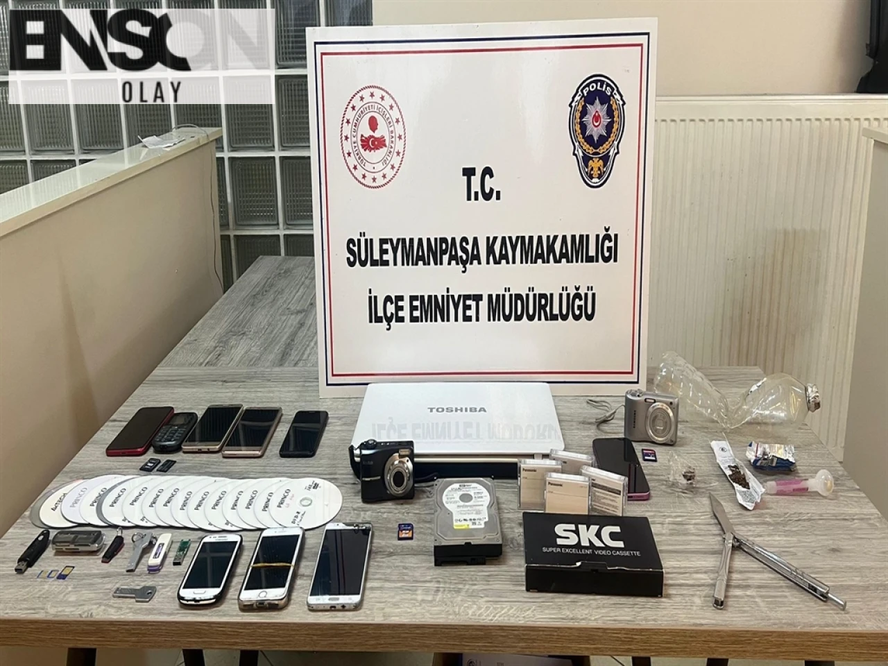 Tekirdağ'da İnternetten Tanışıp Şantaj Yapan 4 Kişi Tutuklandı