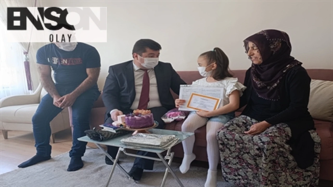 Karaciğer nakliyle hayata tutunan öğrenciye takdir belgesi evinde teslim edildi.