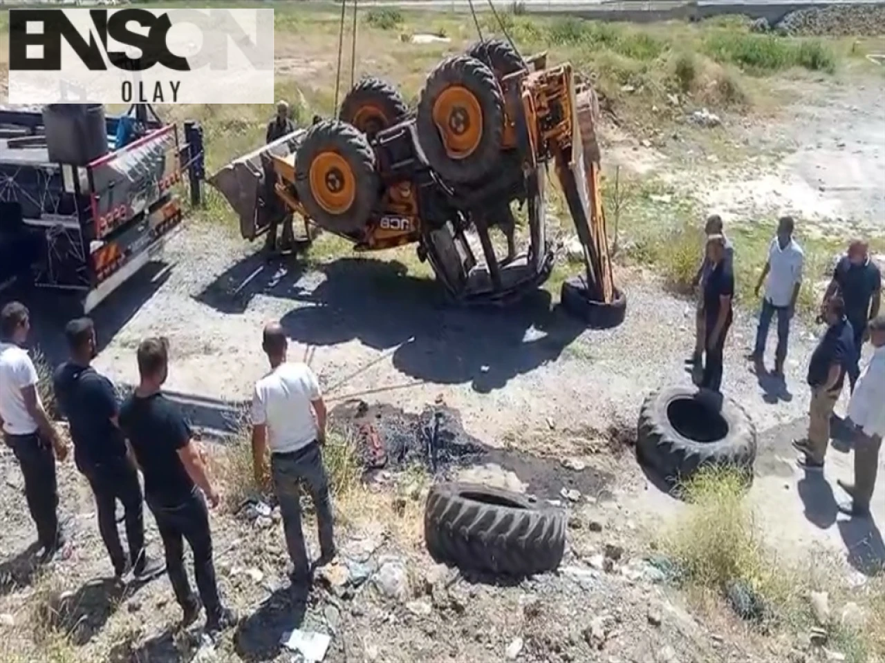 Bitlis'te İş Makinesi Şarampole Yuvarlandı: Operatör Yaralı Hastaneye Kaldırıldı