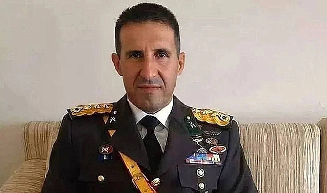 Emekli Albay'dan Tugay’a: Kendinizi de İzmir'i de kurtarın