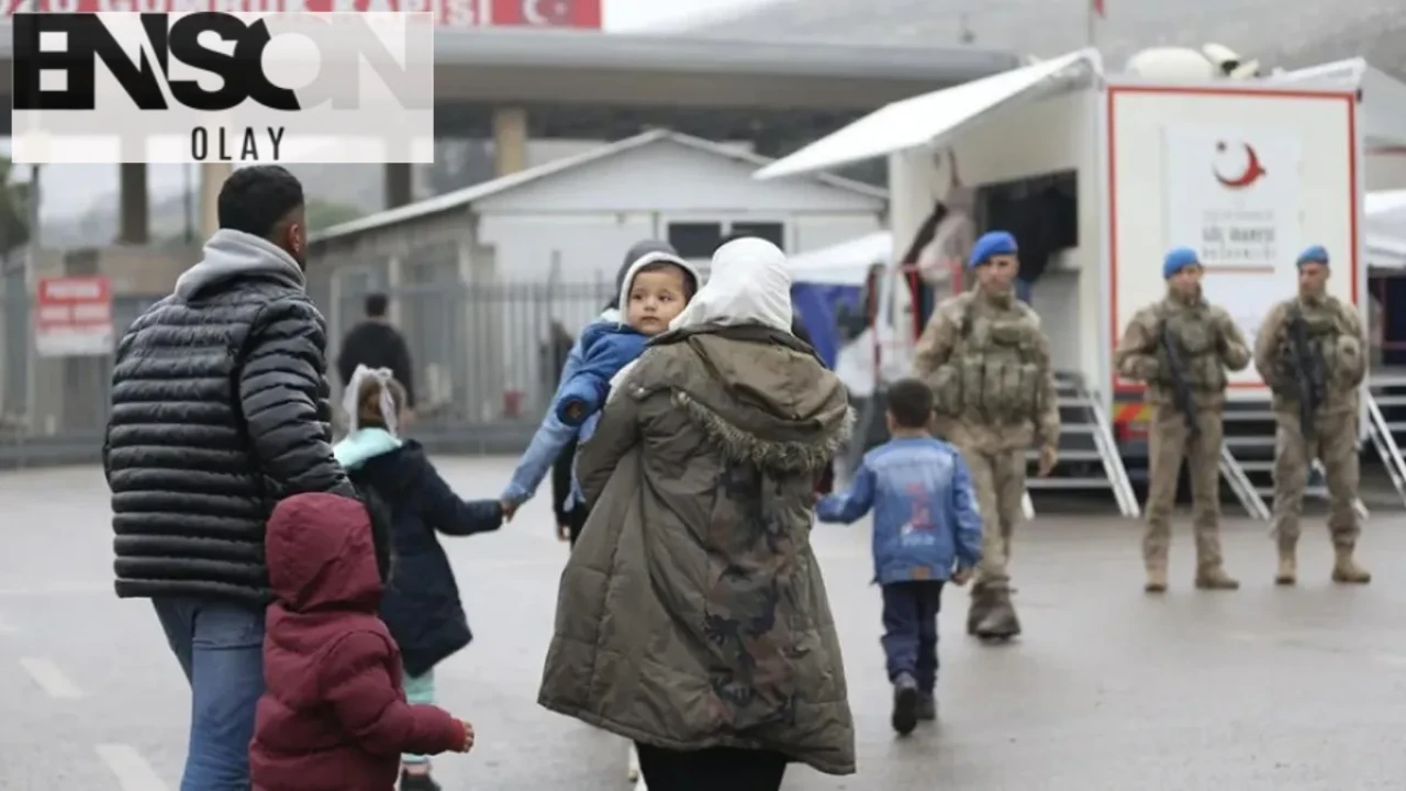 Suriyeliler Türkiye'den Ülkelerine Hızla Dönüyor: Günlük Geçiş Sayısı 2.500'e Yükseldi