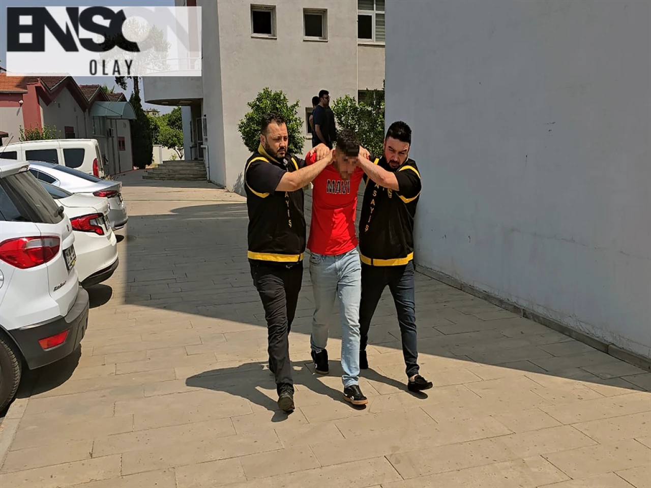 Adana'da Evden 250 Bin Lira Değerinde Altın ve Para Çalan Hırsız Tutuklandı