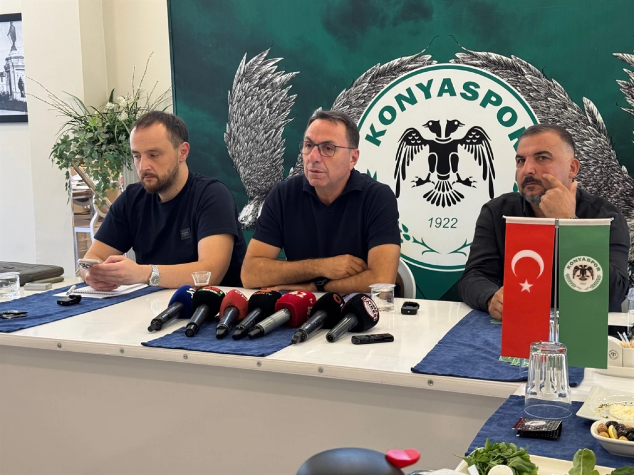 Konyaspor'un Transfer Tahtası Açıldı: Ödemeler Yapıldı, Transfer Yasağı Kalktı