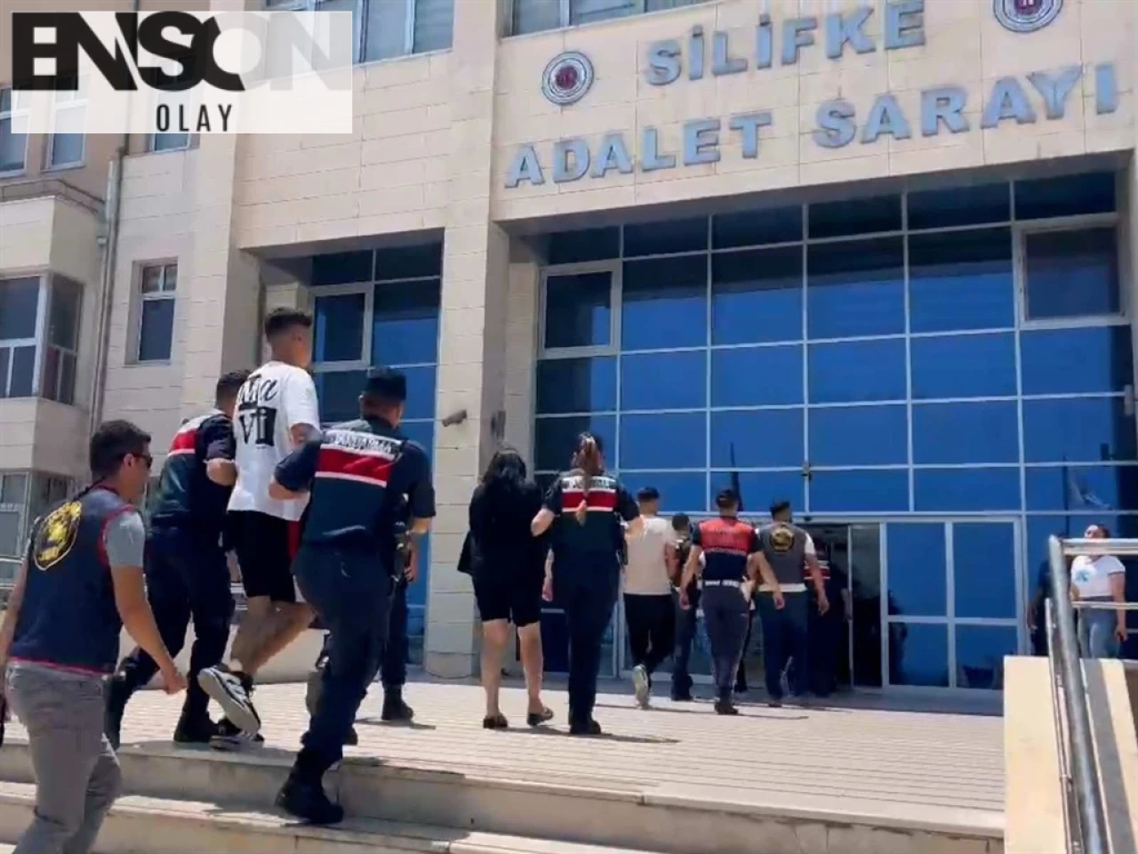 Silifke'de İki İşyerini Kurşunlayan 4 Şüpheli Yakalandı