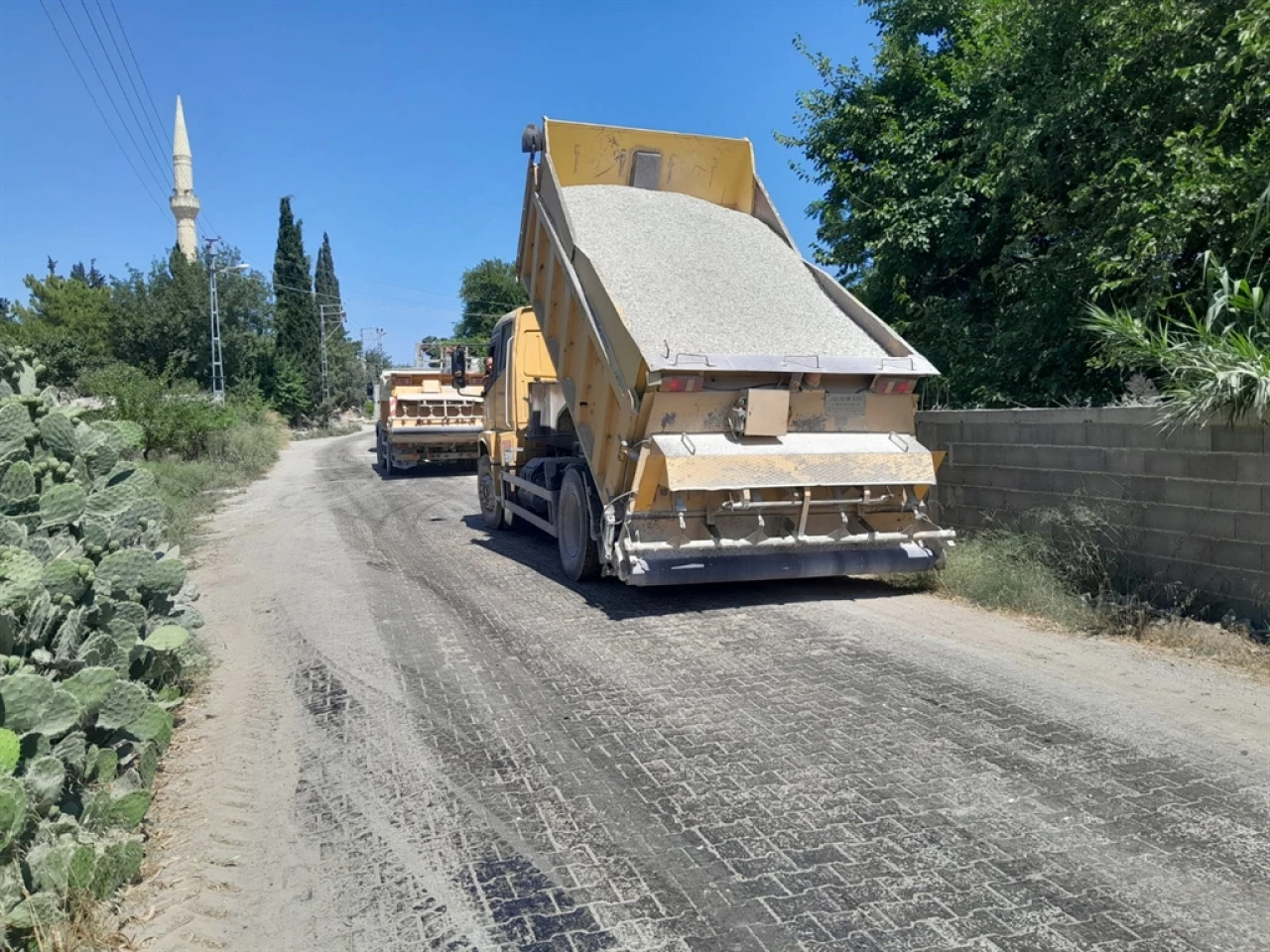 Yumurtalık Belediyesi, Bozuk Yolları Onardı ve Temizlik Çalışmalarına Devam Ediyor