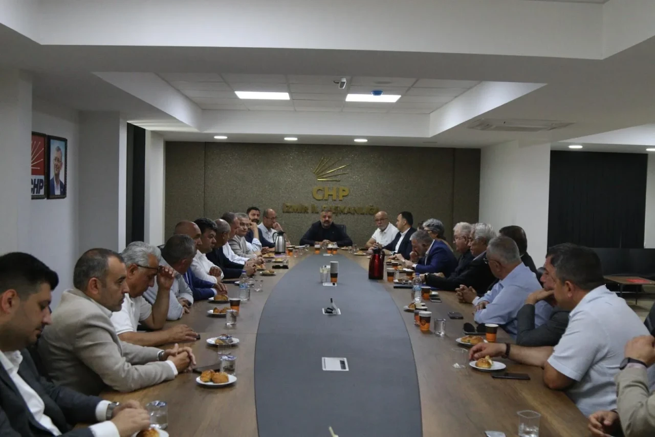CHP İzmir, işçileri uzlaşmaya davet ediyor!