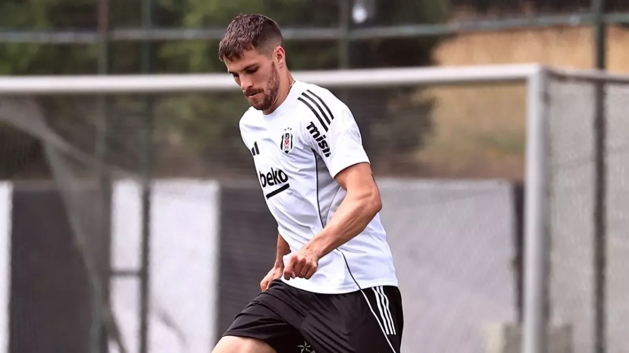 Beşiktaş'ın Yeni Transferi David Jurasek İlk Antrenmanına Çıktı!