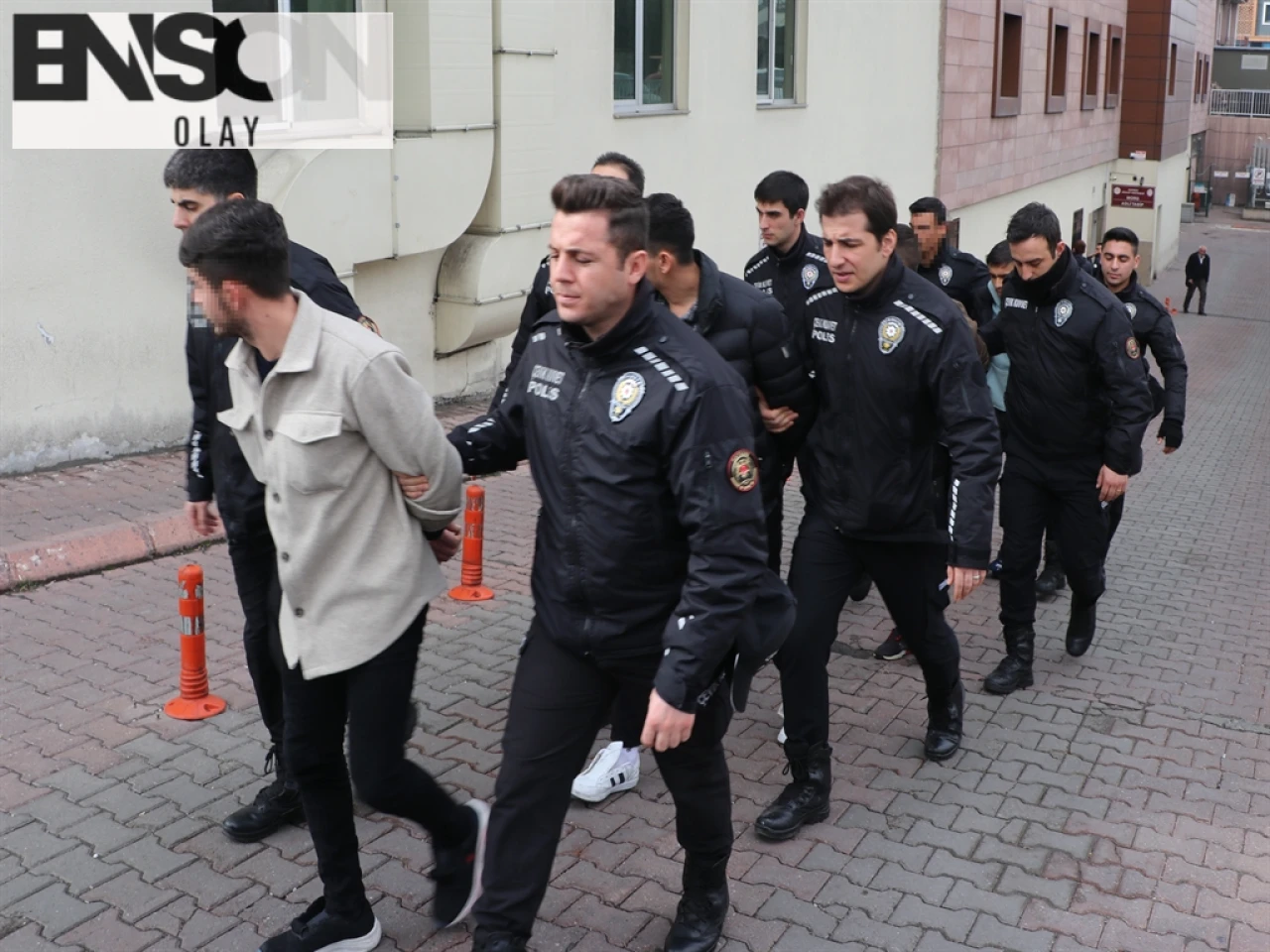 'Yılanlar Grubu' Davasında 5 Sanık Yurt Dışı Çıkış Yasağı İle Tahliye Edildi
