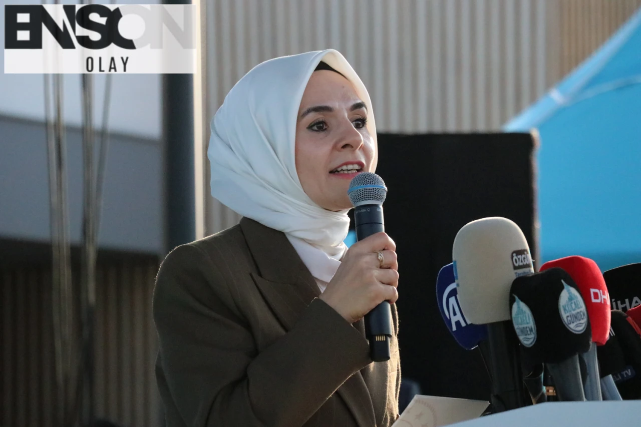 Bakan Göktaş, Koruyucu Aile Günü'nde duygularını dile getirdi: "Çocuklara yuva olma değeri."