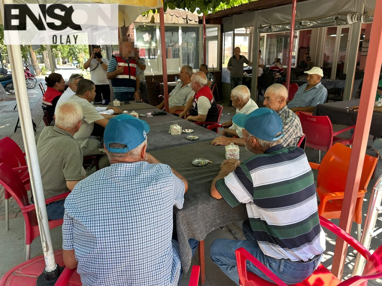 Edirne'de Tarla Kenarlarında Kendiliğinden Yetişen Kenevirlerle İlgili Üreticilere Bilgilendirme Toplantısı Yapıldı