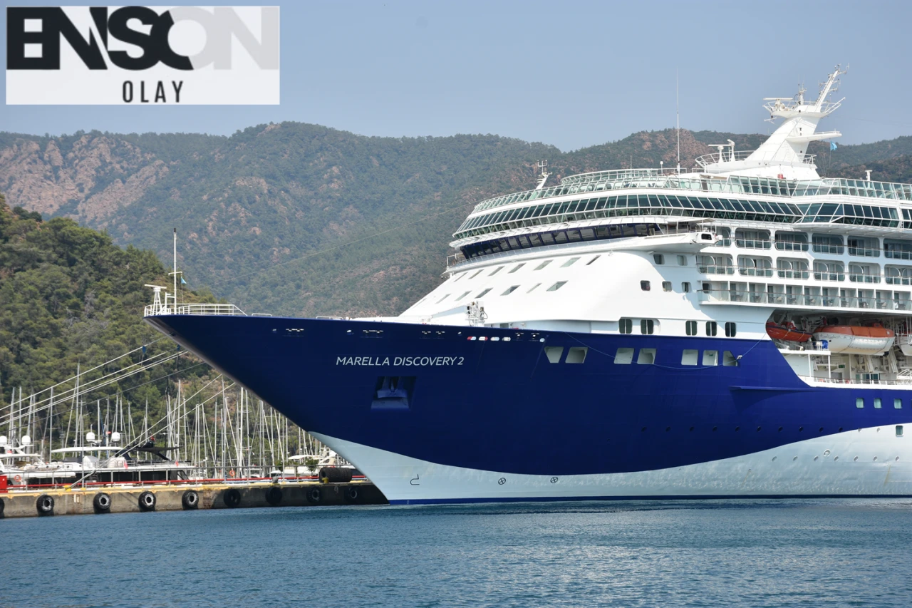 Marmaris Limanı'na Santorini'den 265 Metrelik Kruvaziyer Geldi, 1840 Turist Gezdi!