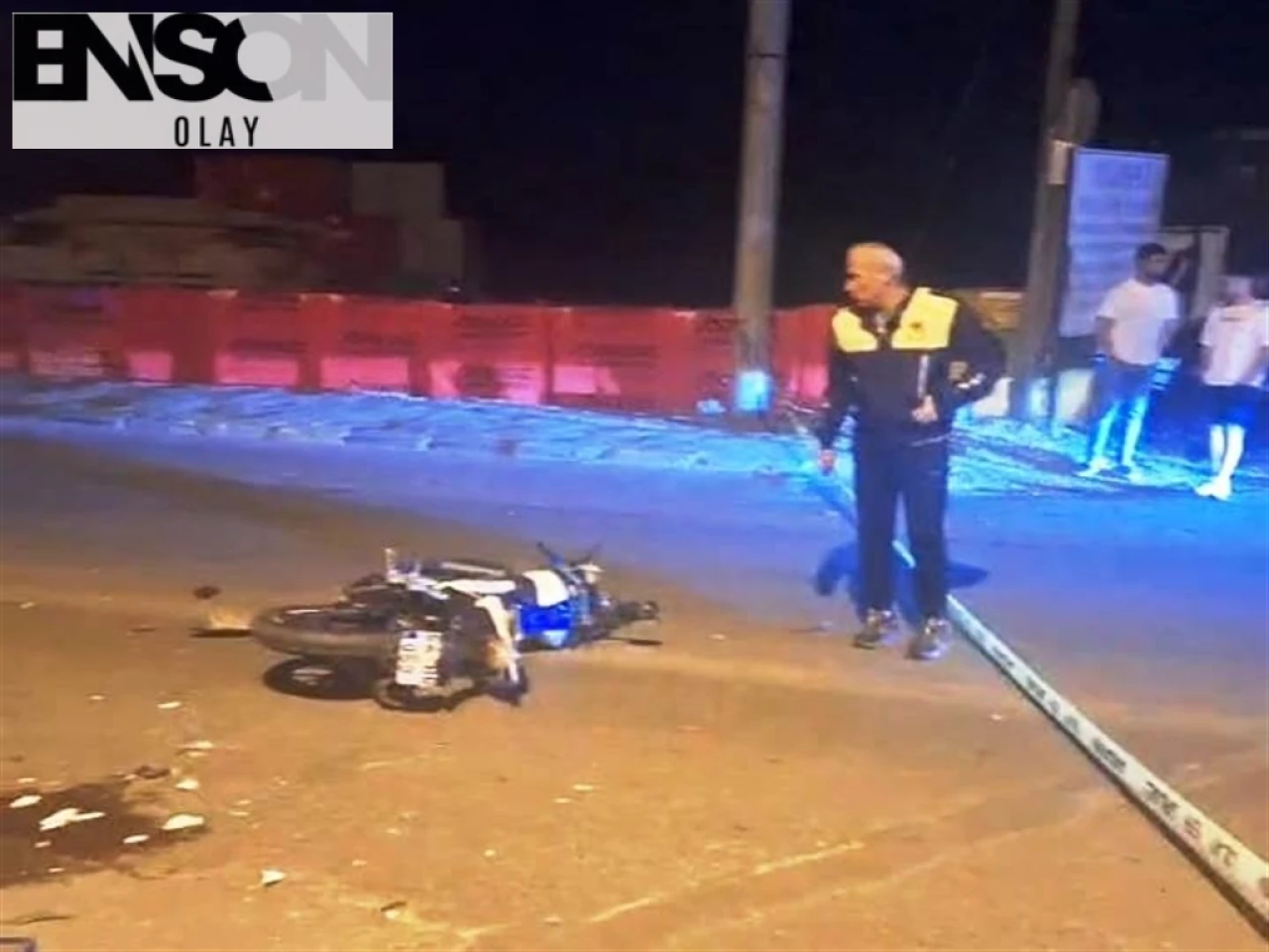 Akyazı'da Minibüs ve Motosiklet Çarpışması: Genç Sürücü Ağır Yaralı!