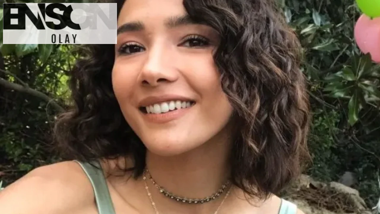 Aybüke Pusat: Sanata Yolculuk ve Oyunculukta Yükseliş