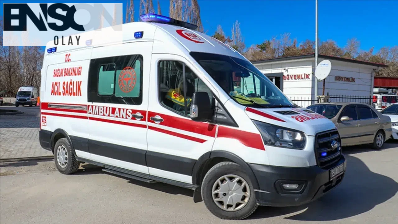 Denizli'de kuvvetli fırtına nedeniyle forklift işçilerin üzerine devrildi, 1 işçi hayatını kaybetti.