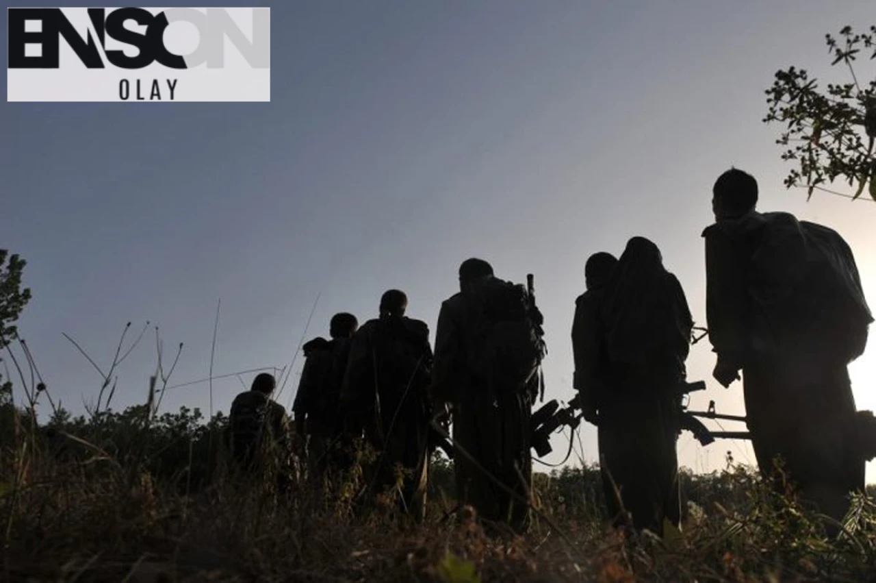 Terör örgütü PKK, Irak'ın Süleymaniye kentinde silahları bırakmaya başladı, "Terörsüz Türkiye" sürecinde kritik bir eşik aşıldı.