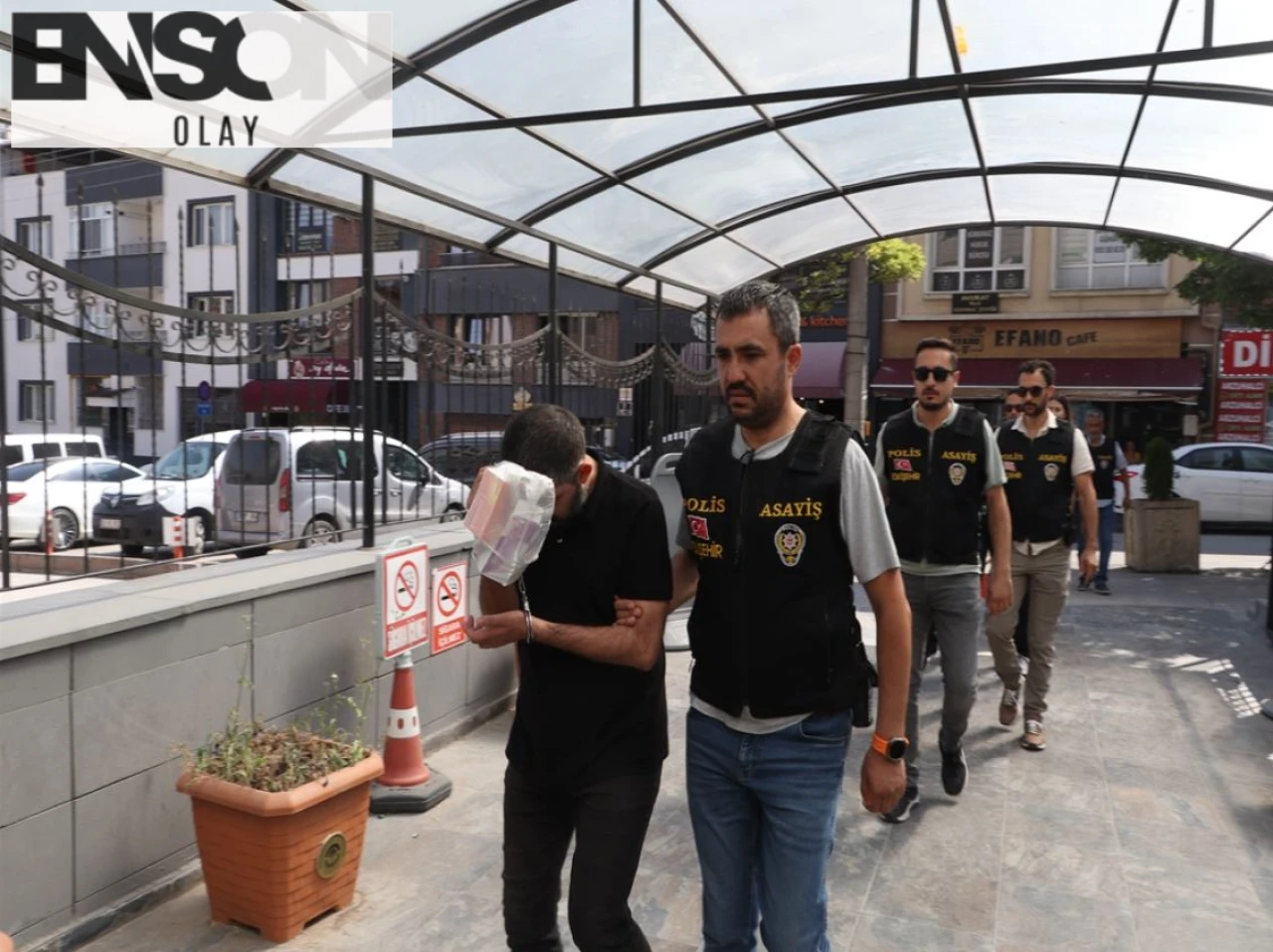 Eskişehir'de Sahte Kimlikle Arsa Dolandırıcıları Yakalandı, 10 Milyon Lira Dolandırıcılık Şüphesiyle Gözaltına Alındılar